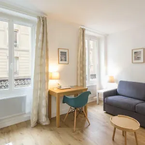 Alojamento de Acomodação e Pequeno-almoço Les Toits De, Paris