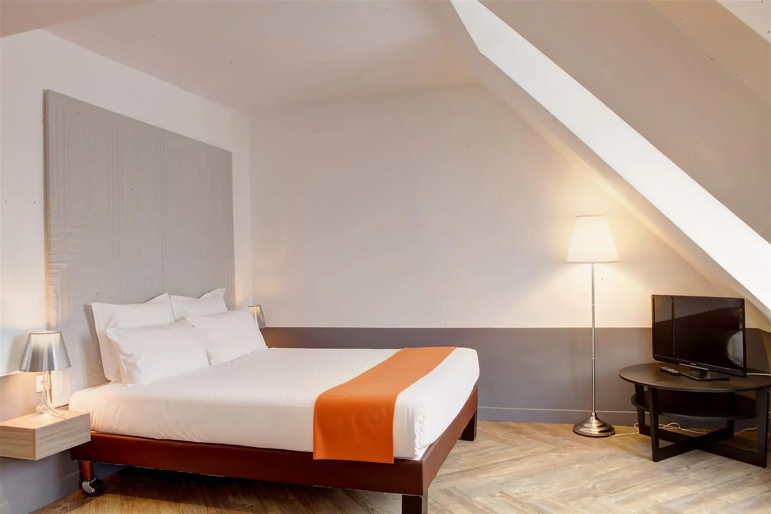 Contact Hotel Alize Montmartre Párizs